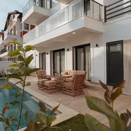 Fethiye'de Müstakil Havuzlu 4 Yatak Odalı Müstakil Villa Olive * Fethiye