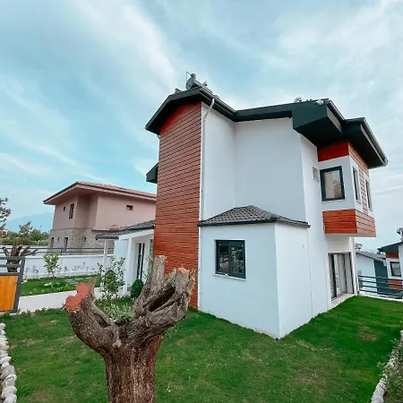 Villa Fethiye'de Müstakil Havuzlu 4 Yatak Odalı Müstakil Villa Olive