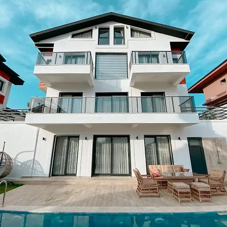 Fethiye'de Müstakil Havuzlu 4 Yatak Odalı Müstakil Villa Olive